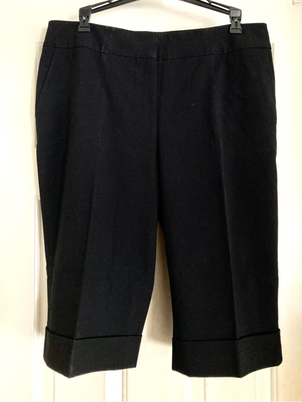 Semantiks Black Tailored Capri shorts size 12